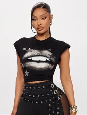 Fashion Nova Black Metallic Lip & Star Graphic Crop Top Size Large